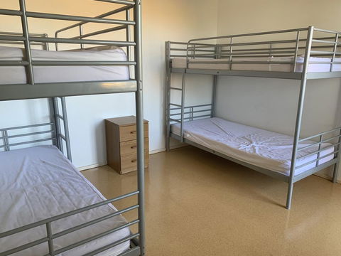 Roey Backpackers And Party Bar - Geraldton Accommodation 1