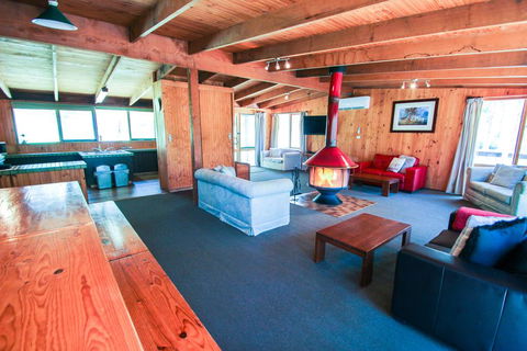 Sambar Lodge - Geraldton Accommodation 1