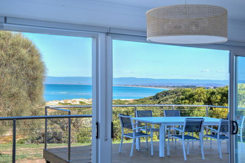 Sandbar Beach House - Geraldton Accommodation 0