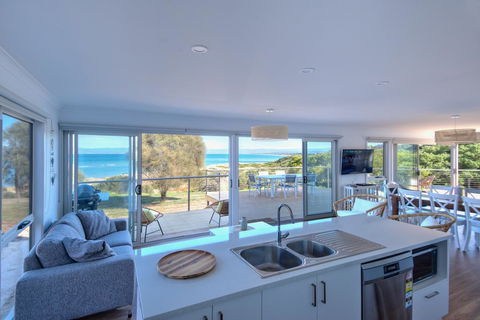 Sandbar Beach House - Geraldton Accommodation 1