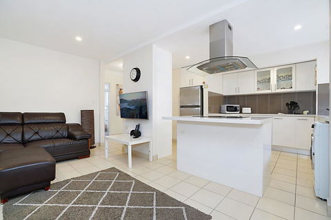 Sandhurst, Unit 2 - Geraldton Accommodation 2