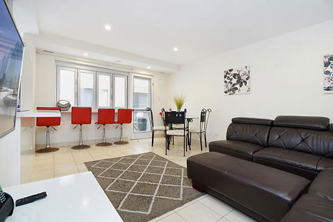 Sandhurst, Unit 2 - Geraldton Accommodation 1
