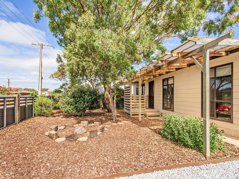 Sea Devine - Geraldton Accommodation 0