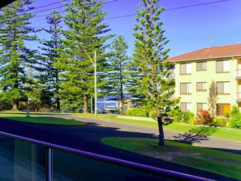 Seaspray 8 - Geraldton Accommodation 0