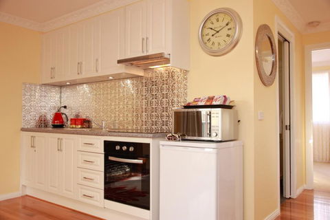 Secret Cottage - Geraldton Accommodation 0