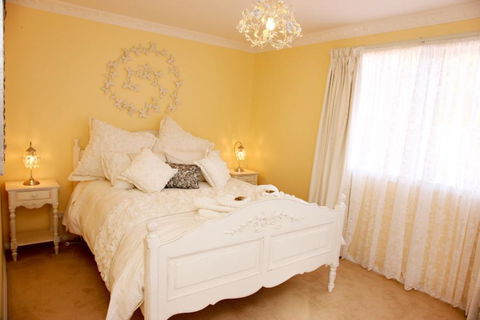 Secret Cottage - Geraldton Accommodation 1