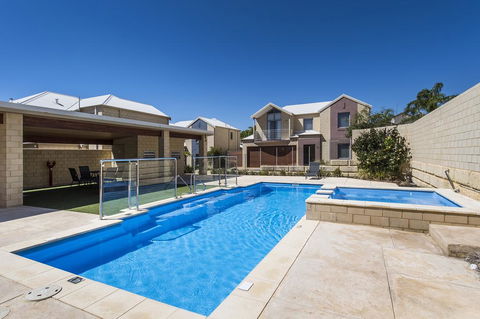 Serenity On The Terrace - Geraldton Accommodation 1