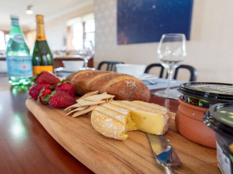 Seven Smiles - Riverside Location And Ocean Views - Geraldton Accommodation 3
