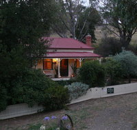 Sinnamons Cottage - Geraldton Accommodation
