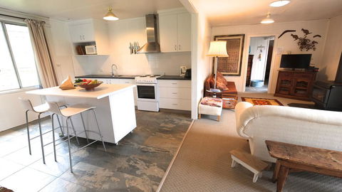 Sisters Beach House - Geraldton Accommodation 2