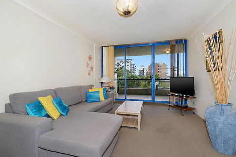 St Tropez Unit 9 - The Entrance, NSW - Geraldton Accommodation 1
