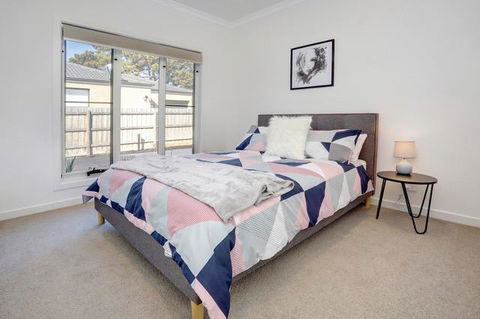 Staughton Sounds - Geraldton Accommodation 1