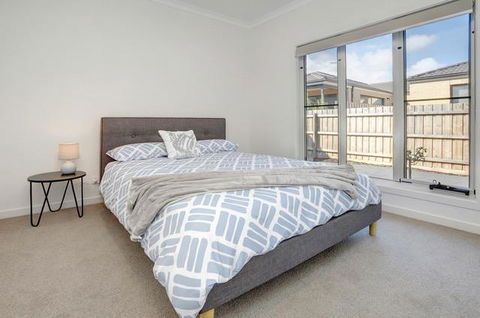 Staughton Sounds - Geraldton Accommodation 3
