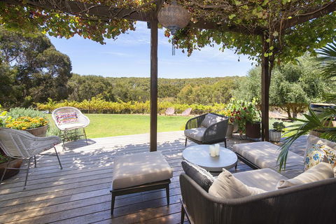 Stella - Geraldton Accommodation 0