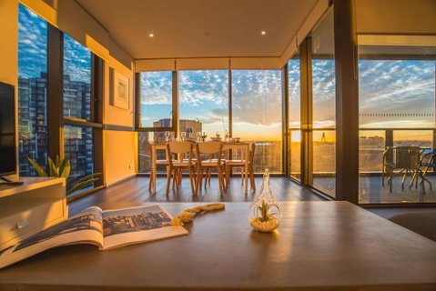 STUNNING Luxury 2beds2bathAPT @CBD (Haymarket) - Geraldton Accommodation 0
