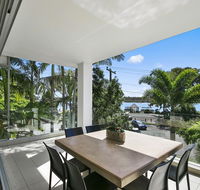 Stunning Riverfront Apartment in Noosaville - Unit 2 Wai Cocos 215 Gympie Terrace - Geraldton Accommodation
