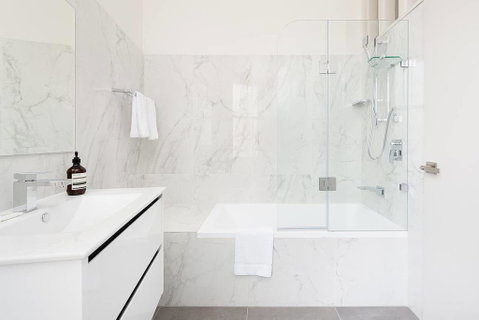 STUNNING SYDNEY HOME 1 - Geraldton Accommodation 2