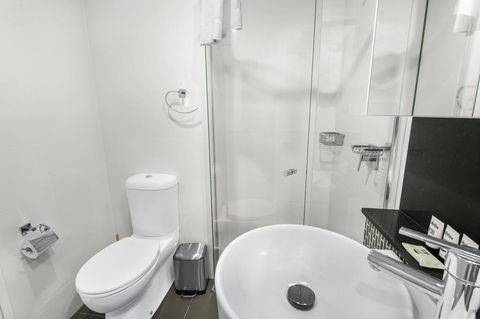 Stunning Views On The 41st Floor - Geraldton Accommodation 3