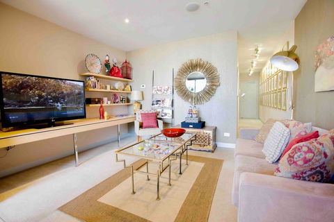 Stylish 1 Bedroom Apartment Amazing City Views - Geraldton Accommodation 2