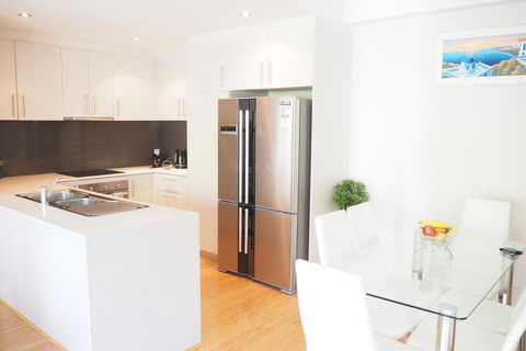 Stylish 2x2 W/ Carpark In Perth - Geraldton Accommodation 3