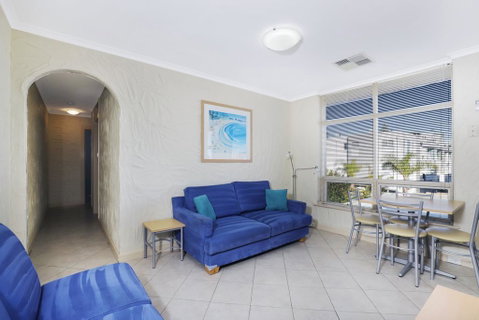 Stylish Comfortable 2 Bdrm Glenelg North - Geraldton Accommodation 2
