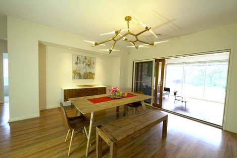 Stylish Luxe House For Big Group Near Shopping Center - Geraldton Accommodation 3