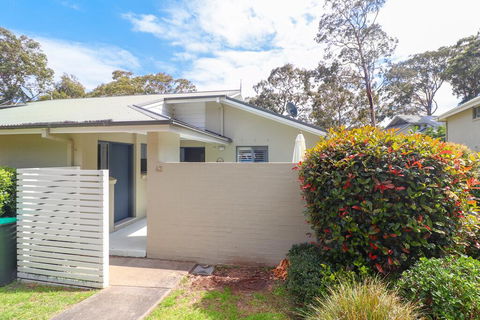 Sunflower Villa In Raffertys Resort - Geraldton Accommodation 1