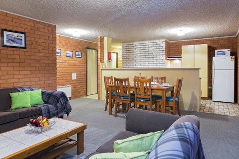 Sunrise 9 - Geraldton Accommodation 0