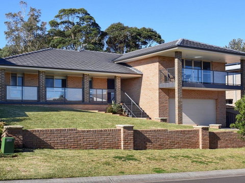Sunset Over Neptune - Pet Friendly, 5 Min To Beach - Geraldton Accommodation 0