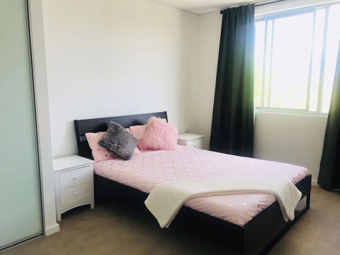 Sunset View 2 Bedroom Apt Next To Station - Geraldton Accommodation 2