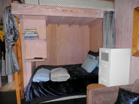 Super Value Thredbo STUDIO & Ante-Room Apartment - Geraldton Accommodation 0