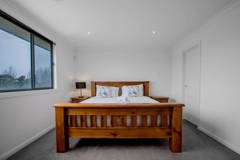 Superb Luxe 5BR House@Point Cook Near Lake - Geraldton Accommodation 1