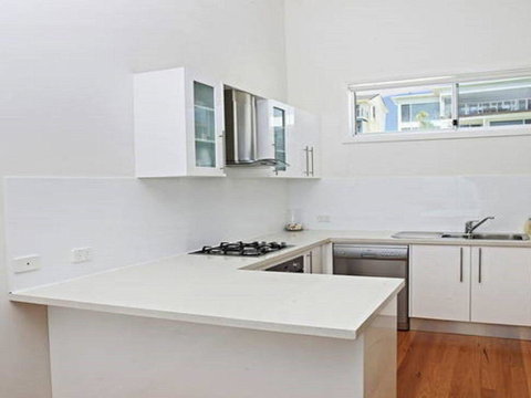 Surf Mist - Contemporary Seaside Duplex - Geraldton Accommodation 3