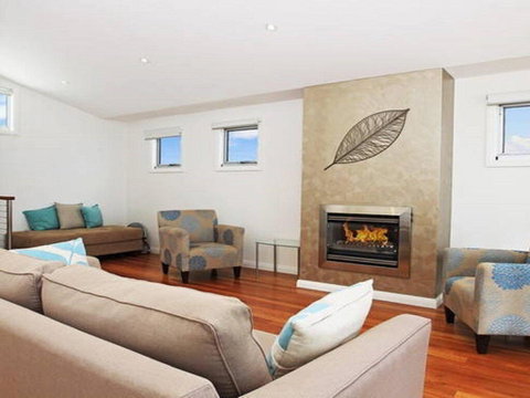 Surf Mist - Contemporary Seaside Duplex - Geraldton Accommodation 1