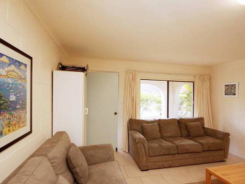 Surfsea - Villa Manyana 32 - Geraldton Accommodation 3