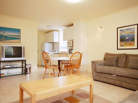 Surfsea - Villa Manyana 32 - Geraldton Accommodation 0