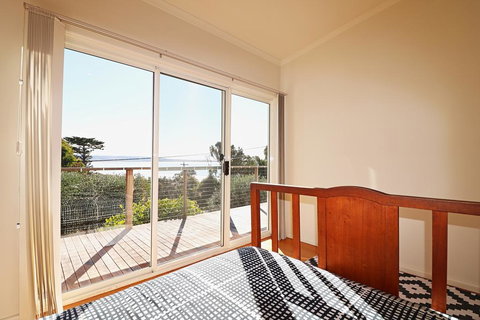 Surfside - Geraldton Accommodation 2