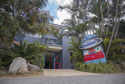 Sydney Beachouse YHA - Geraldton Accommodation 1