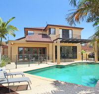 Tarcoola 41 - 5 BDRM Canal Home with Pool - Geraldton Accommodation