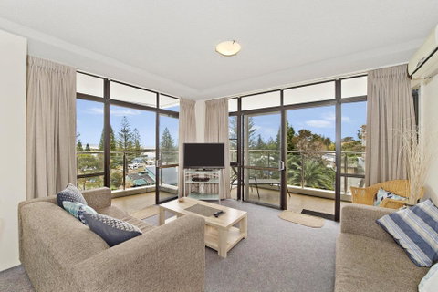 Tasman Towers 9, 3 Munster Street - Geraldton Accommodation 0