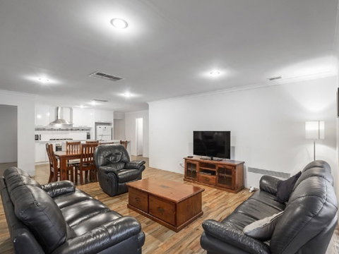 The Antonia Way - Geraldton Accommodation 0