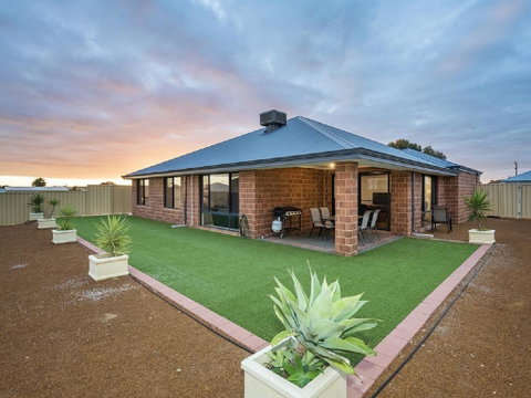 The Antonia Way - Geraldton Accommodation 3