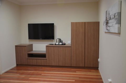 The Australian Hotel Motel - Geraldton Accommodation 3