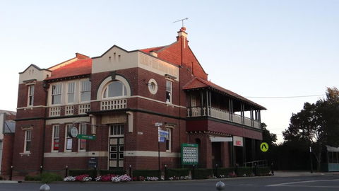 The Bank B&B West Wyalong - Geraldton Accommodation 0