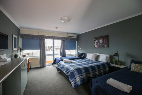 The Bayview Hotel - Geraldton Accommodation 0