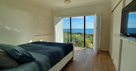 The Beach House - Port Bouvard - Geraldton Accommodation 2