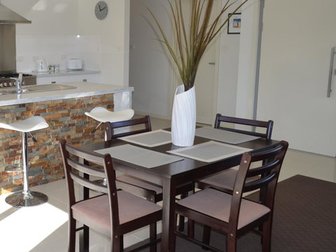 170 Hazards View - Unit 1 - Geraldton Accommodation 5