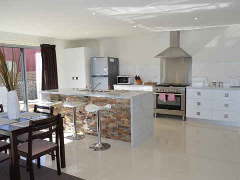 170 Hazards View - Unit 1 - Geraldton Accommodation 4