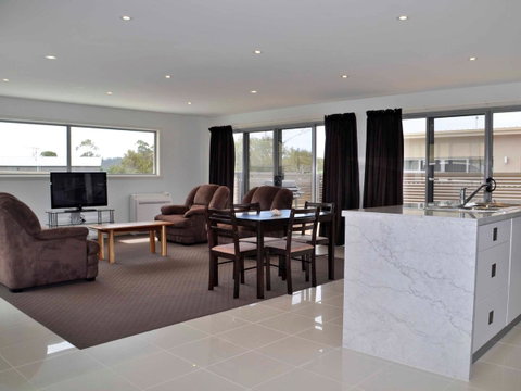 170 Hazards View - Unit 1 - Geraldton Accommodation 2