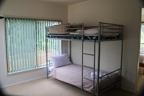 Hazards Beach House - Geraldton Accommodation 13